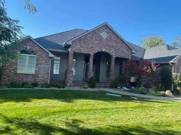 Brick ranch in Fremont with new Malarkey Vista roof — front view